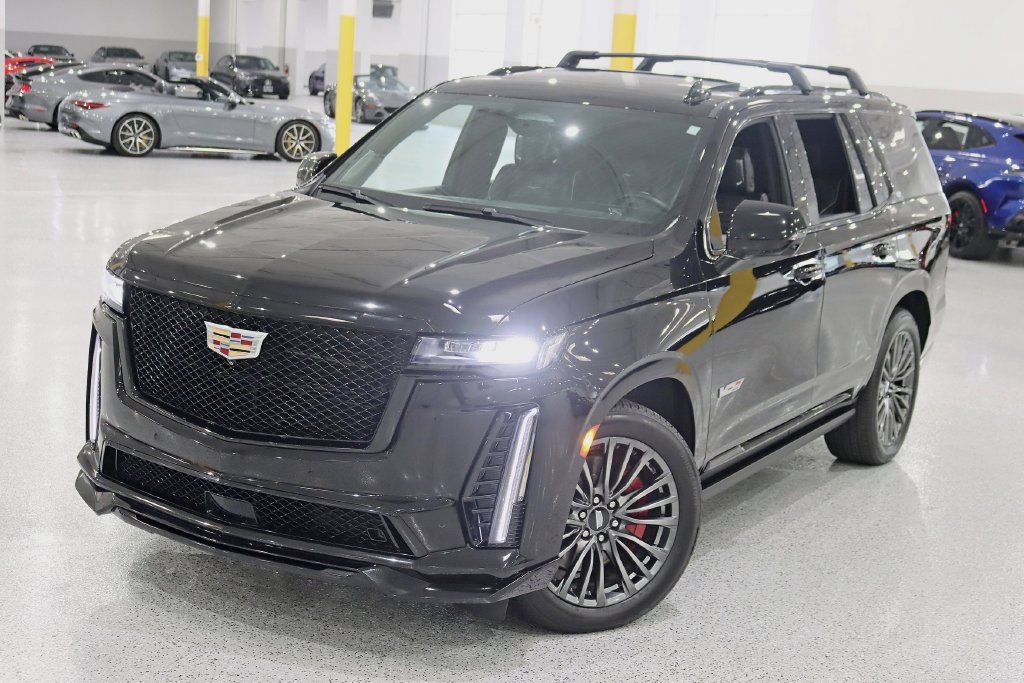 Used 2023 Cadillac Escalade V AWD/4WD image 5