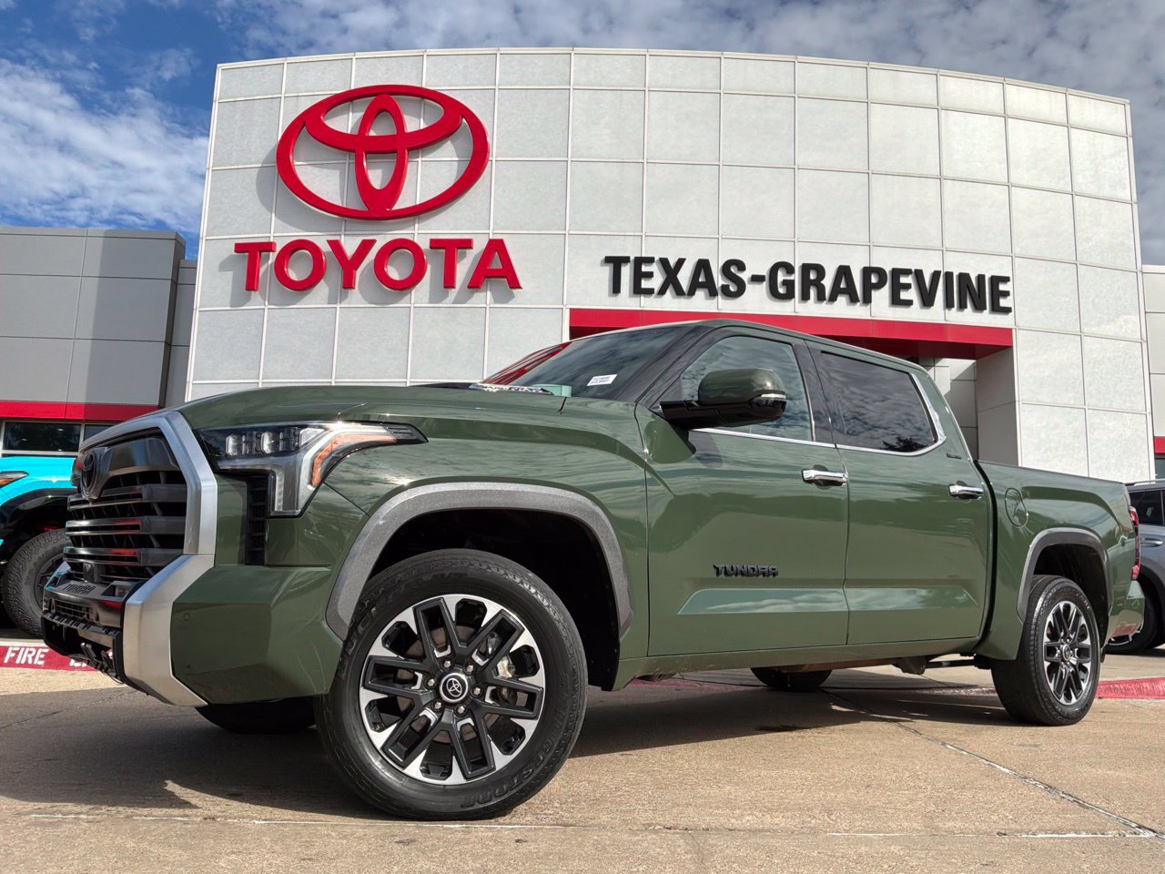 Used 2023 Toyota Tundra Limited AWD/4WD image 2