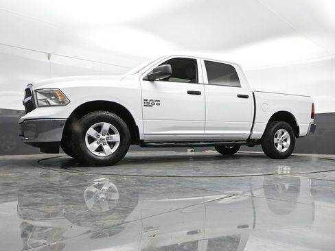 Used 2022 RAM 1500 Classic SLT AWD/4WD image 42