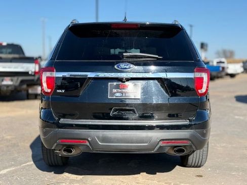Used 2019 Ford Explorer XLT w/ Equipment Group 202A image 6