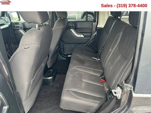 Used 2018 Jeep Wrangler Unlimited Sahara AWD/4WD image 19