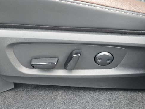 New 2025 Nissan Pathfinder Platinum image 13