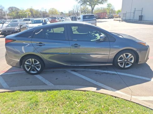 Used 2022 Toyota Prius XLE image 7