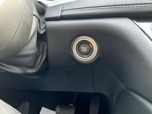 Used 2024 Chrysler Pacifica Limited w/ S Appearance Package image 20