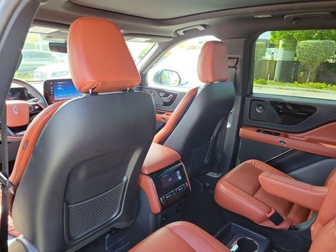 Certified 2025 Lincoln Aviator Reserve w/ Jet Appearance Package AWD/4WD image 11