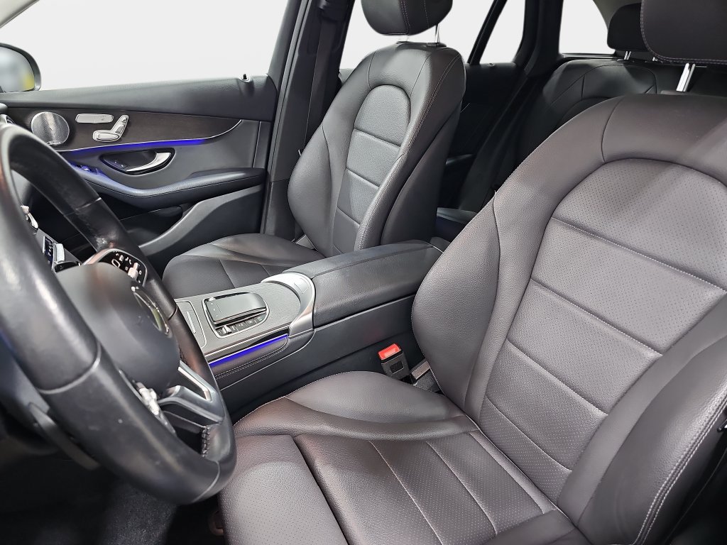 Used 2020 Mercedes-Benz GLC 300 4MATIC image 17
