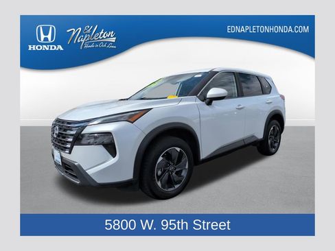 Used 2025 Nissan Rogue SV AWD/4WD image 1