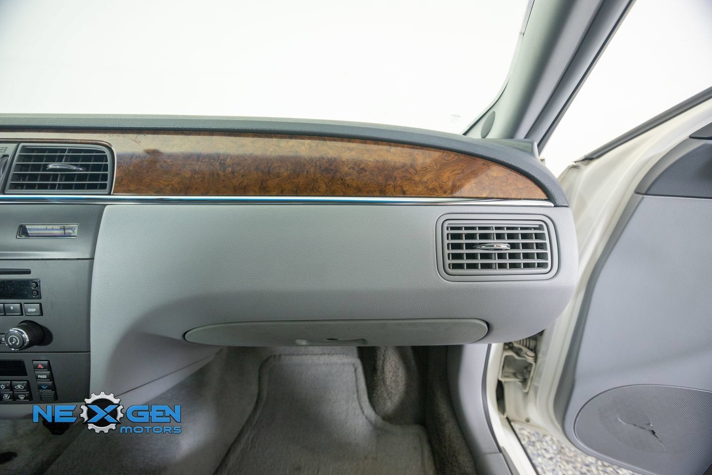 Used 2006 Buick LaCrosse CXL w/ Chrome Appearance Package FWD image 39