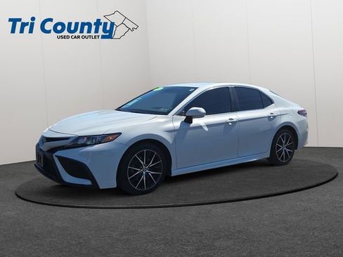 Certified 2023 Toyota Camry SE FWD image 3