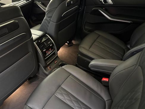 Used 2025 BMW X7 xDrive40i w/ M Sport Package AWD/4WD image 27