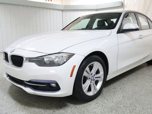 Used 2016 BMW 328i xDrive Sedan AWD/4WD image 2