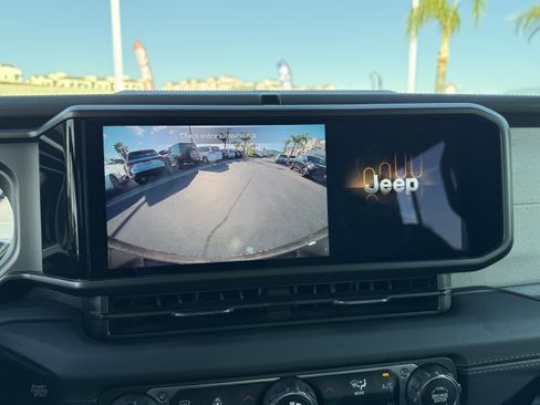 Used 2025 Jeep Wrangler Unlimited Sahara w/ Safety Group AWD/4WD image 20