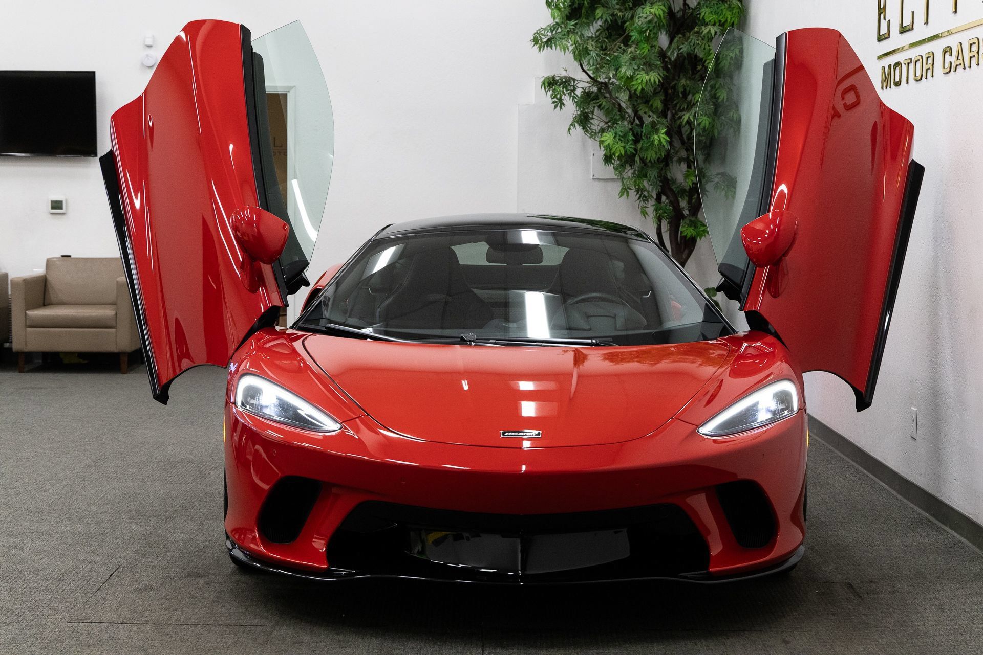 Used 2021 McLaren GT RWD image 21