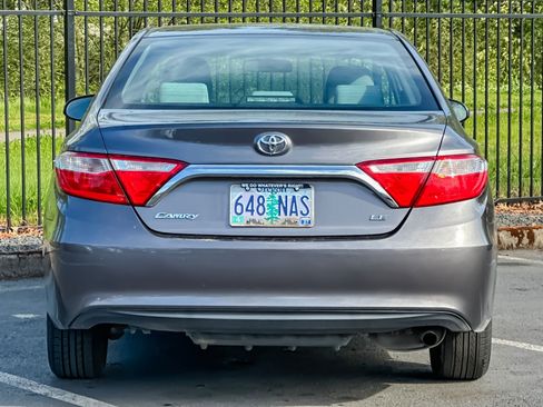 Used 2016 Toyota Camry LE FWD image 32