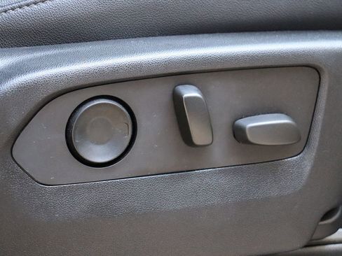 Used 2021 Chevrolet Tahoe Z71 image 32