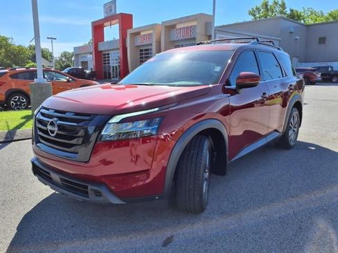 Used 2022 Nissan Pathfinder SV w/ SV Premium Package image 22