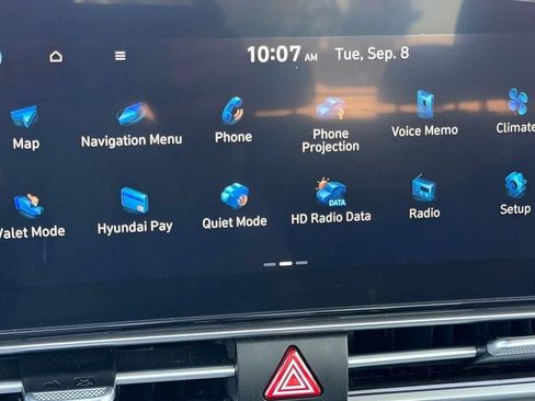 Used 2025 Hyundai Elantra SEL FWD image 25