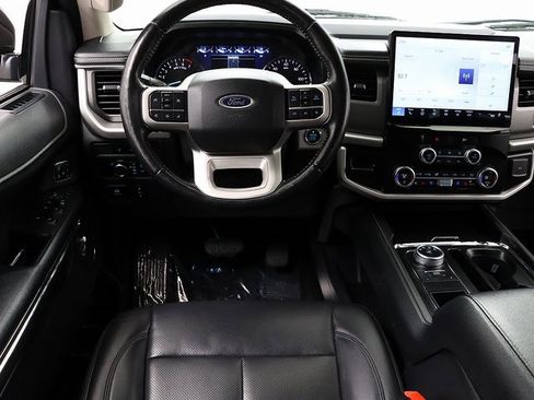 Used 2022 Ford Expedition Max XLT image 15