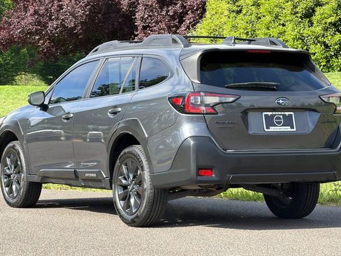 Used 2023 Subaru Outback Onyx Edition AWD/4WD image 5