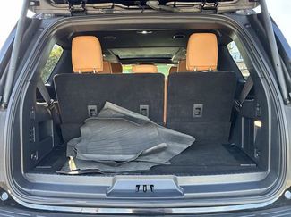 Used 2022 Ford Expedition Platinum video 2