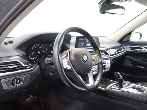 Used 2018 BMW 740i RWD image 15