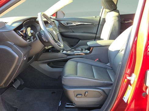 Used 2023 Buick Envision Essence image 10