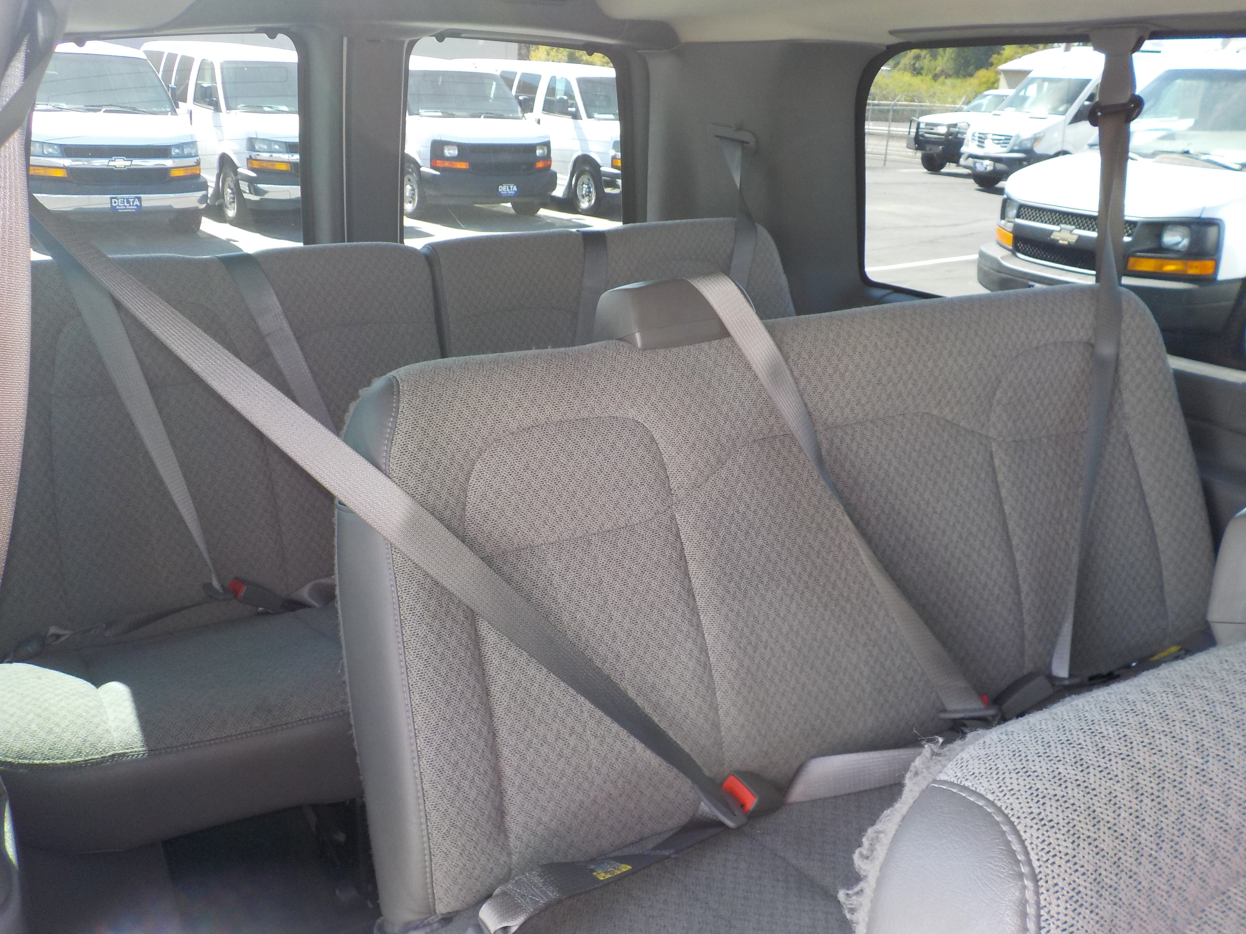 Used 2017 Chevrolet Express 3500 LT w/ LT Preferred Equipment Group RWD image 27