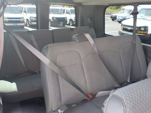 Used 2017 Chevrolet Express 3500 LT w/ LT Preferred Equipment Group RWD image 27