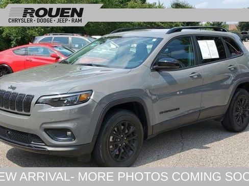 Used 2023 Jeep Cherokee Altitude Lux image 1