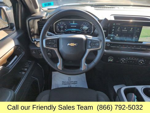 Used 2024 Chevrolet Silverado 1500 LT image 17