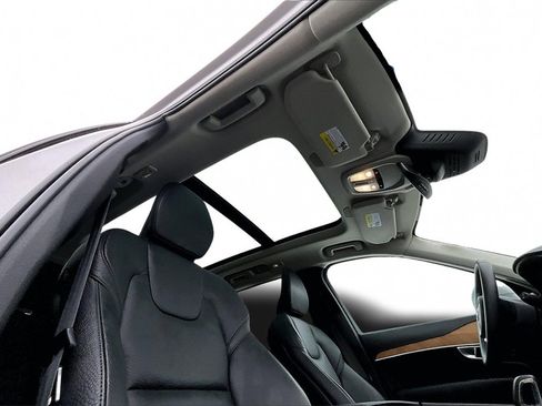 Certified 2024 Volvo XC90 B6 Plus w/ Protection Package image 28