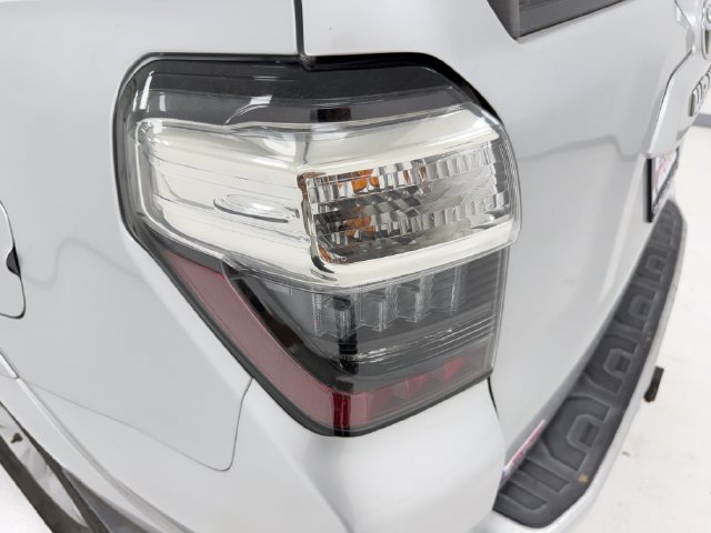 Used 2015 Toyota 4Runner SR5 Premium RWD image 16