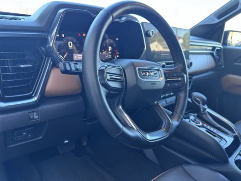 Used 2024 GMC Canyon AT4 image 24