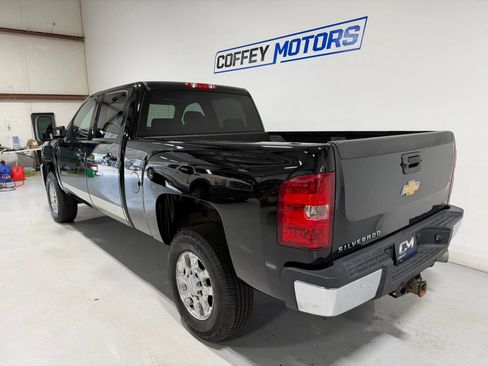 Used 2011 Chevrolet Silverado 2500 LTZ w/ LTZ Plus Package image 4