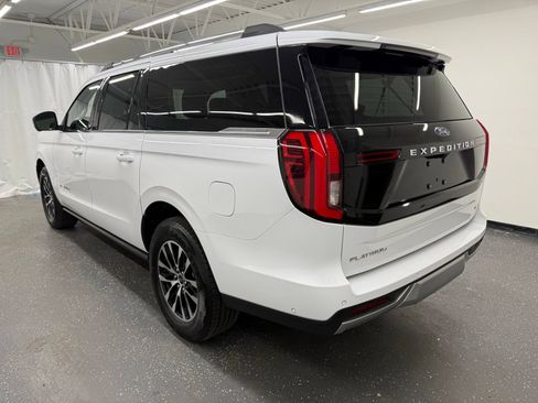 Used 2025 Ford Expedition Max Platinum AWD/4WD image 3