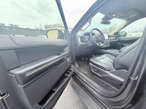 Used 2024 Ford Expedition Max XLT image 7