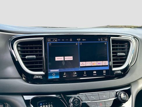 New 2026 Chrysler Voyager LX image 18