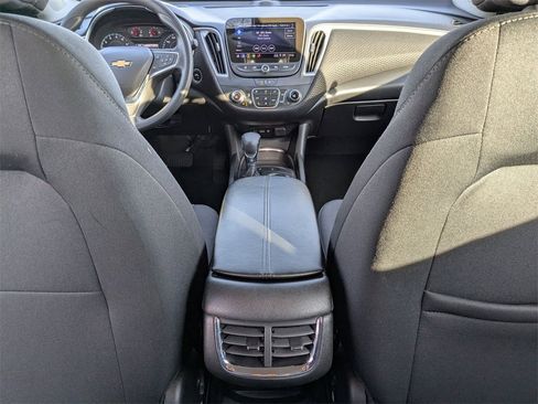 Used 2024 Chevrolet Malibu LT image 32