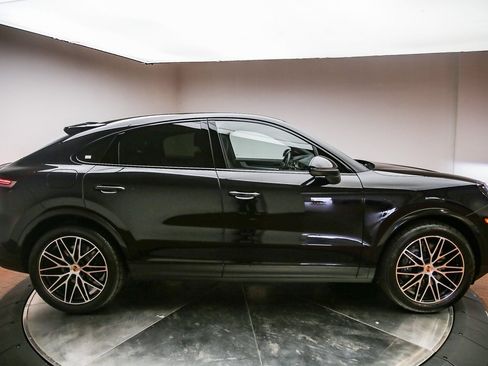 Certified 2026 Porsche Cayenne Coupe AWD/4WD image 5