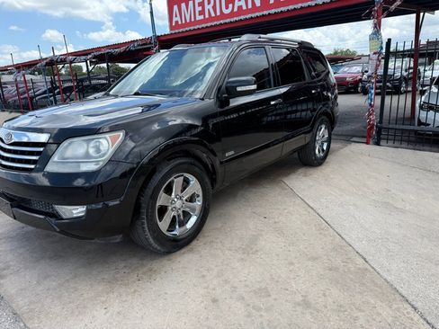 Used 2009 Kia Borrego Limited image 1