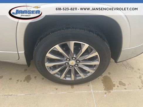 Used 2022 Chevrolet Traverse Premier image 8