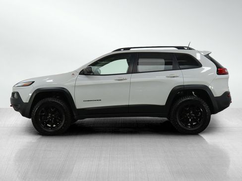 Used 2018 Jeep Cherokee Trailhawk w/ Cold Weather Group image 2