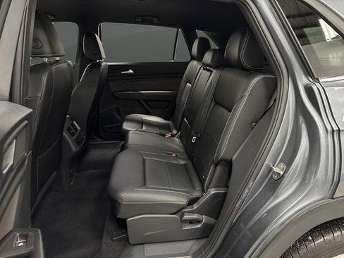 Used 2022 Volkswagen Atlas Cross Sport SE image 27