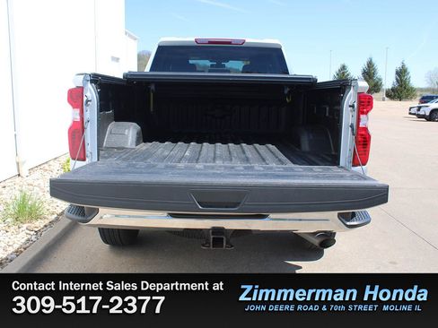 Used 2023 Chevrolet Silverado 2500 LT w/ Convenience Package AWD/4WD image 6