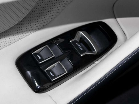 Used 2023 McLaren GT RWD image 17
