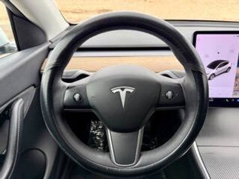 Used 2021 Tesla Model Y 2WD image 11