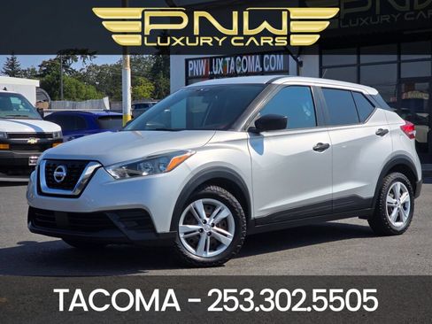 Used 2020 Nissan Kicks S FWD image 1