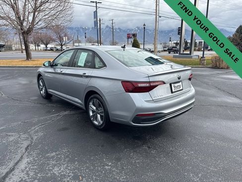 Used 2024 Volkswagen Jetta SE image 5