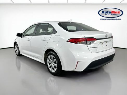 Used 2024 Toyota Corolla LE image 5