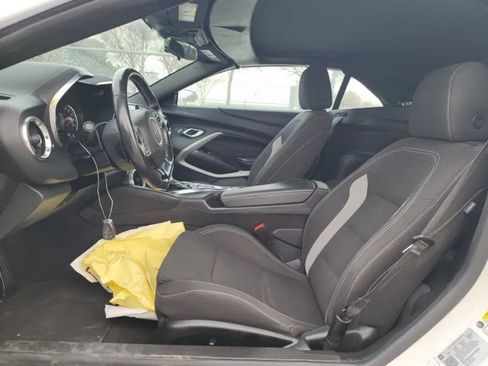 Used 2023 Chevrolet Camaro LT image 5